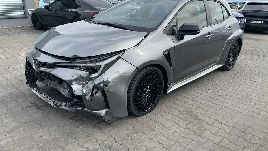 TOYOTA Corolla -