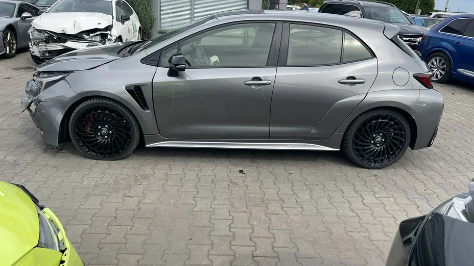 TOYOTA Corolla -