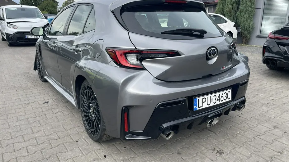 TOYOTA Corolla -
