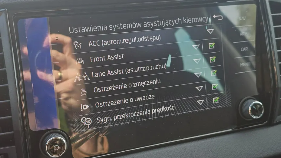 SKODA Karoq -