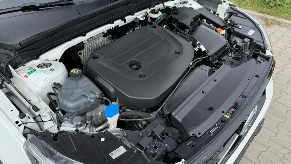 VOLVO XC40 -