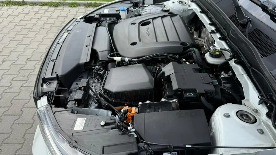 VOLVO XC40 -