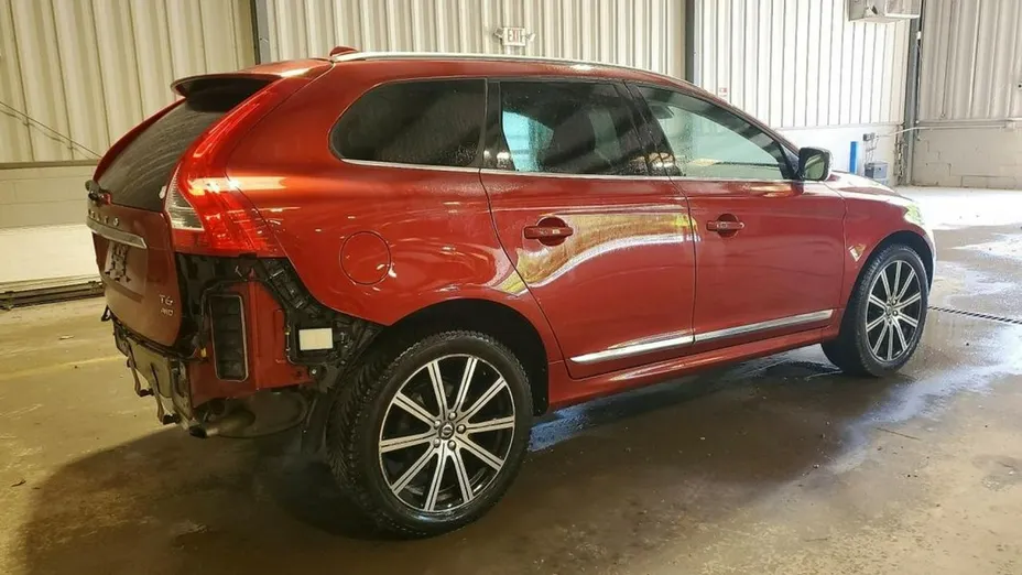 VOLVO XC60 -