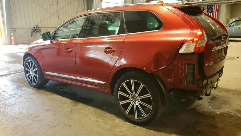 VOLVO XC60 -