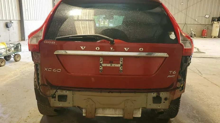 VOLVO XC60 -