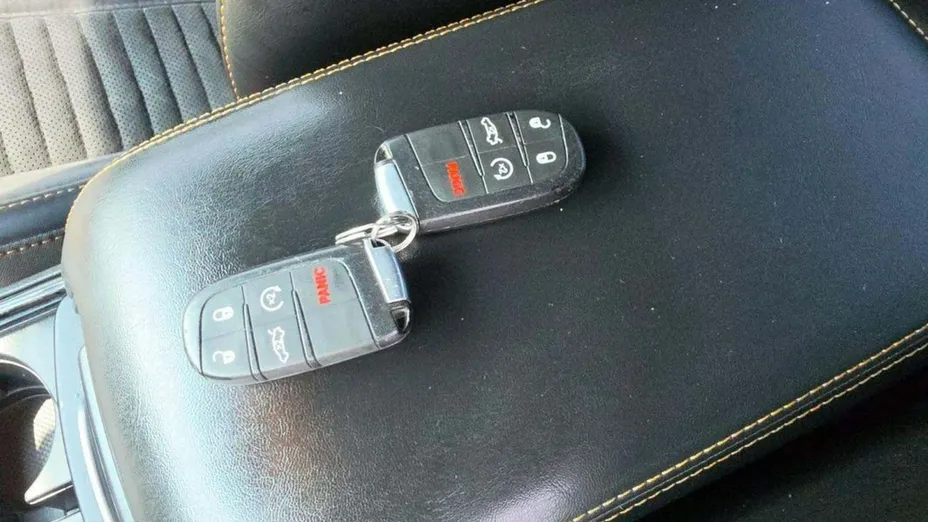 DODGE Charger -