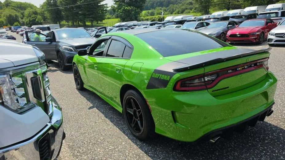 DODGE Charger -
