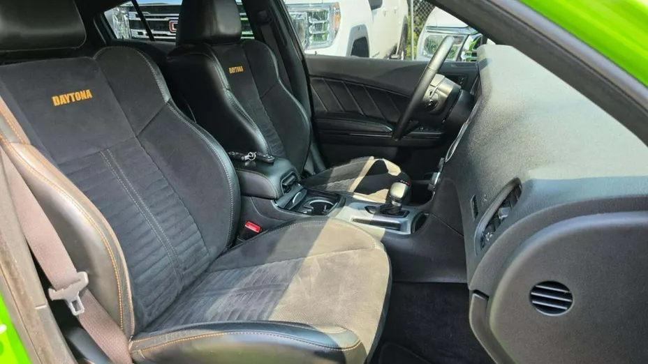 DODGE Charger -