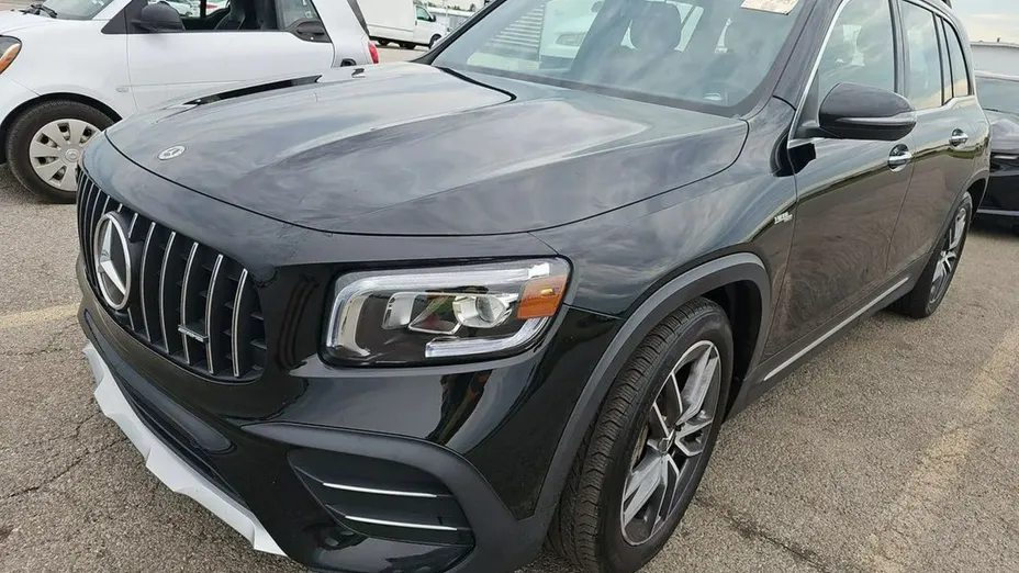 MERCEDES-BENZ GLB -