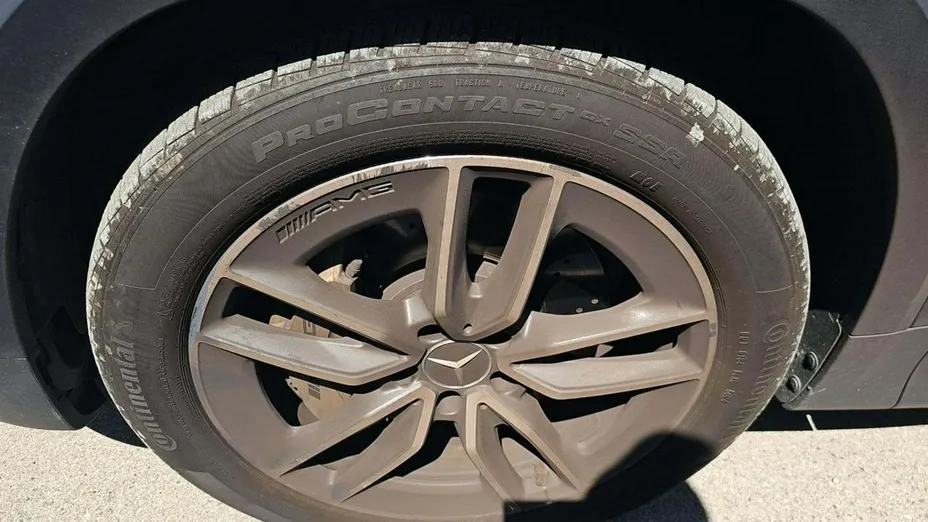 MERCEDES-BENZ GLB -