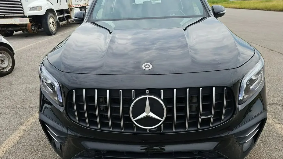 MERCEDES-BENZ GLB -