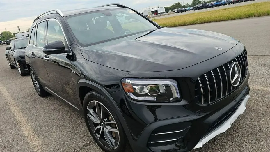 MERCEDES-BENZ GLB -