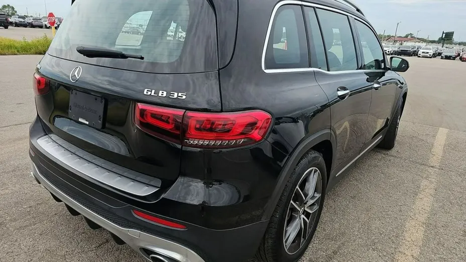 MERCEDES-BENZ GLB -