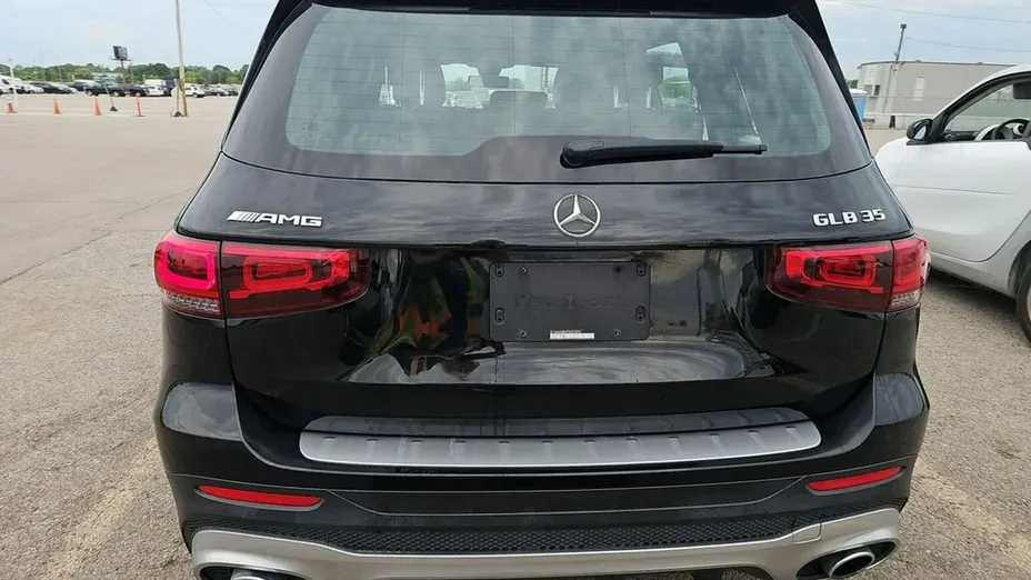 MERCEDES-BENZ GLB -