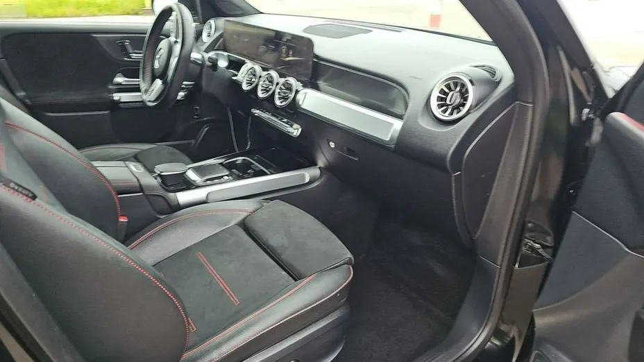 MERCEDES-BENZ GLB -