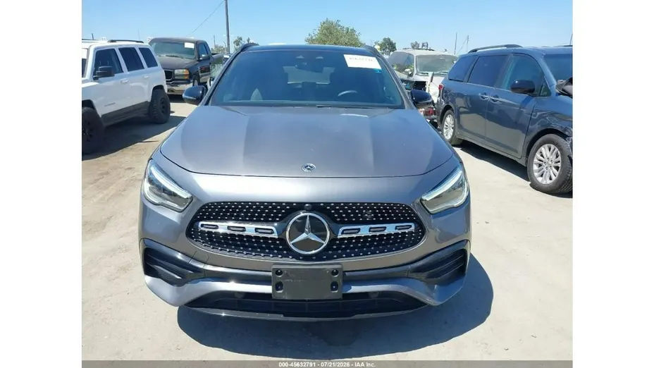 MERCEDES-BENZ GLA -