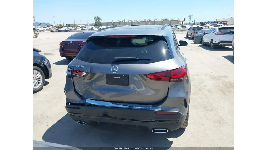 MERCEDES-BENZ GLA -