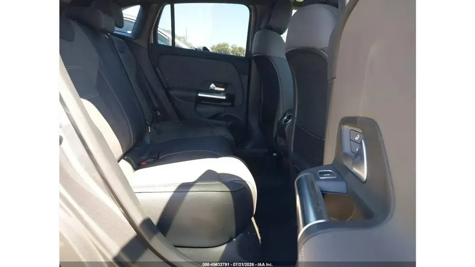 MERCEDES-BENZ GLA -