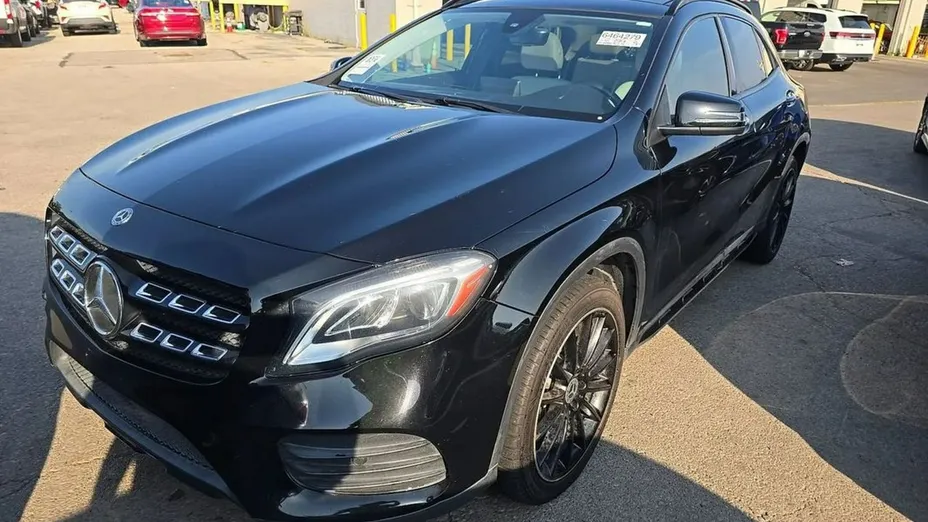 MERCEDES-BENZ GLA -