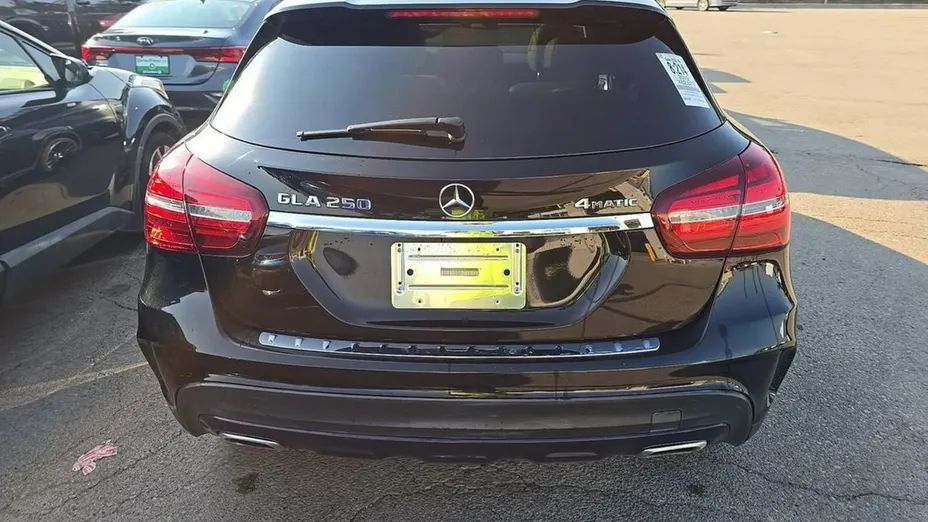 MERCEDES-BENZ GLA -