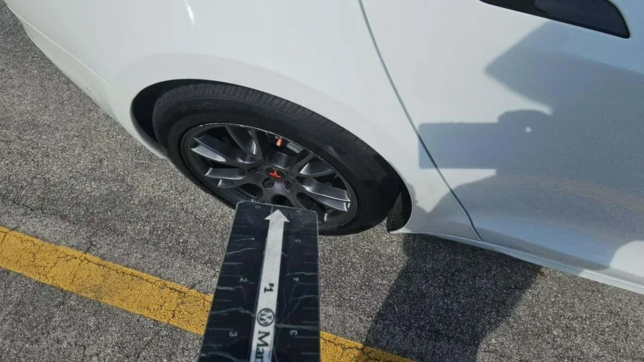 TESLA Model S -