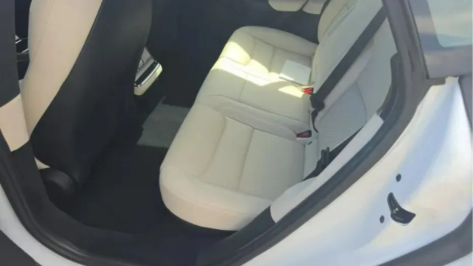 TESLA Model S -