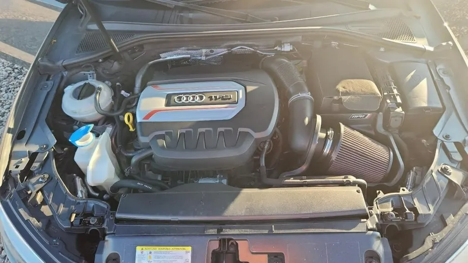 AUDI S3 -