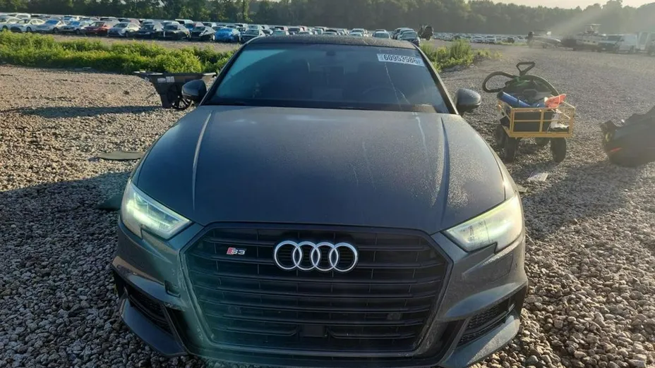 AUDI S3 -