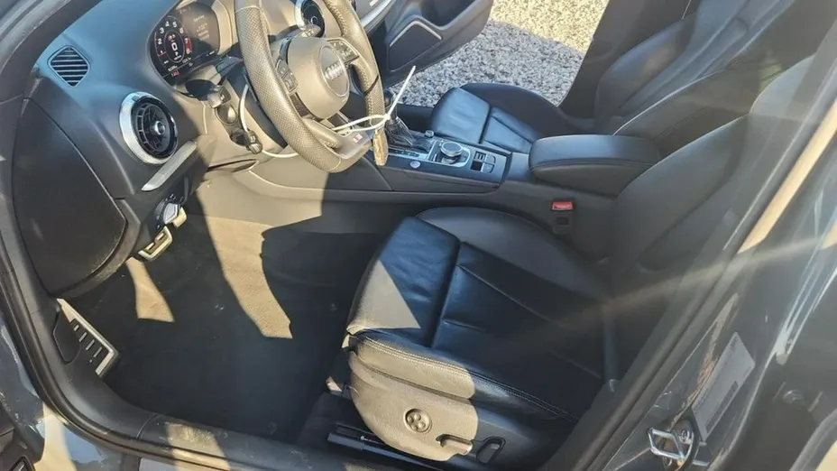 AUDI S3 -