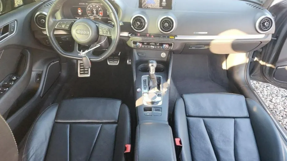AUDI S3 -