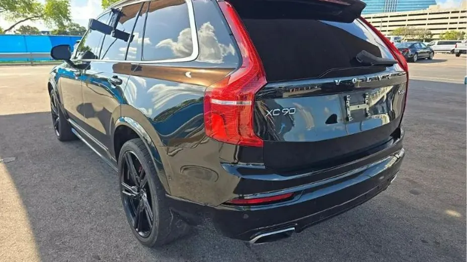VOLVO XC90 -