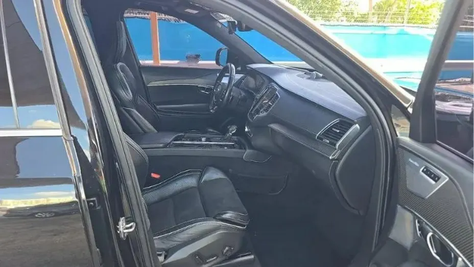 VOLVO XC90 -