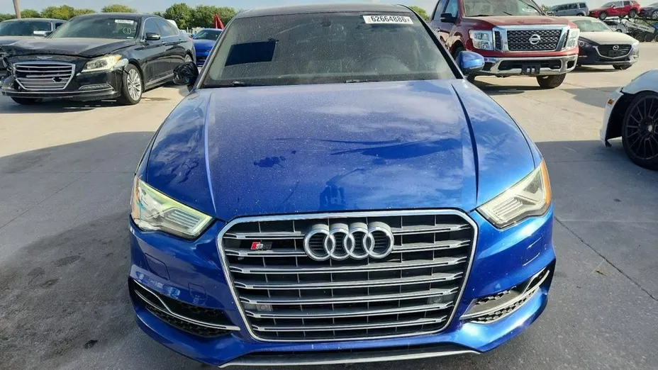 AUDI S3 -
