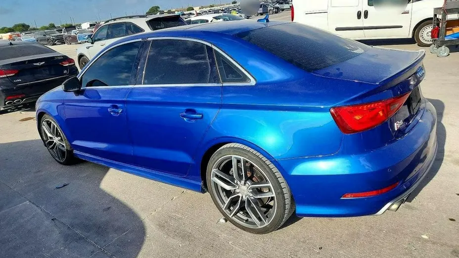 AUDI S3 -