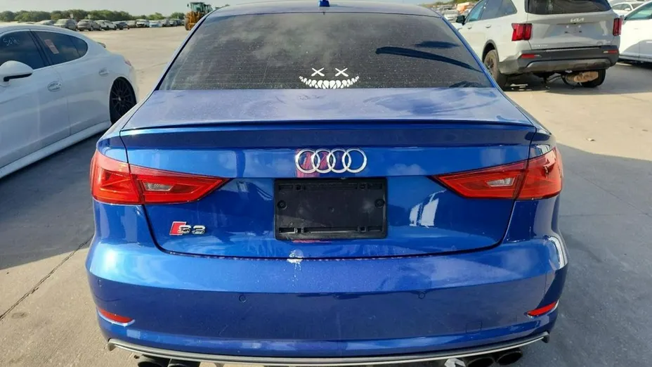 AUDI S3 -