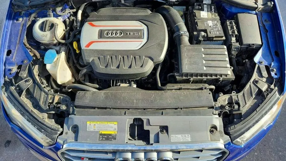AUDI S3 -