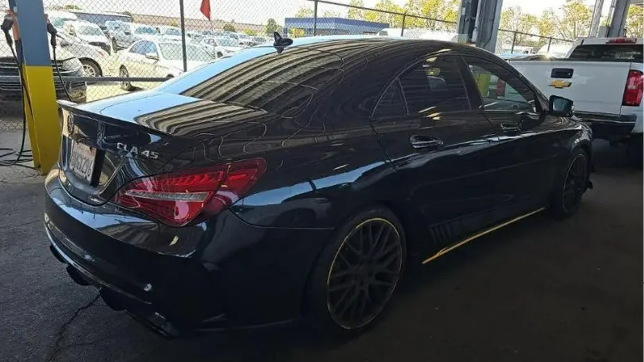 MERCEDES-BENZ CLA -