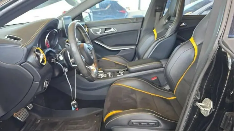 MERCEDES-BENZ CLA -
