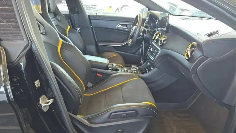 MERCEDES-BENZ CLA -