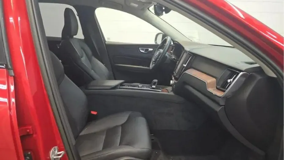 VOLVO XC60 -