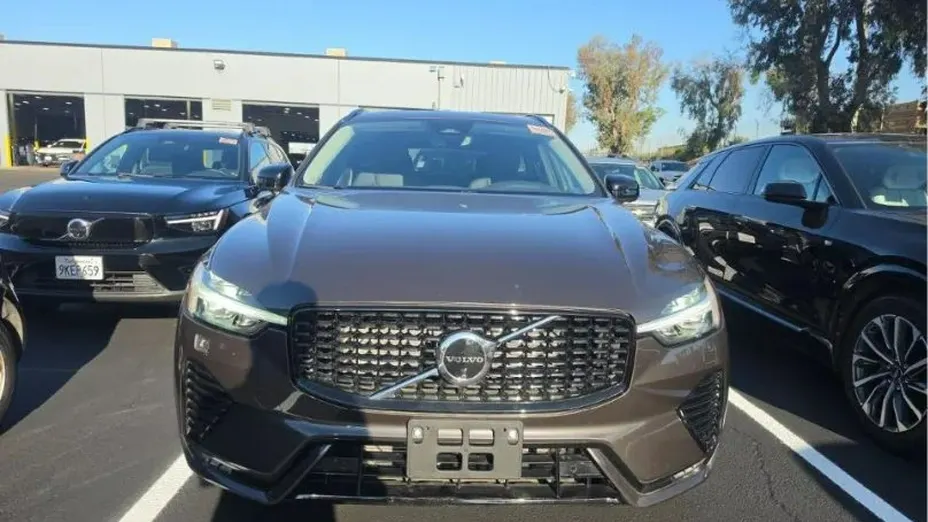 VOLVO XC60 -