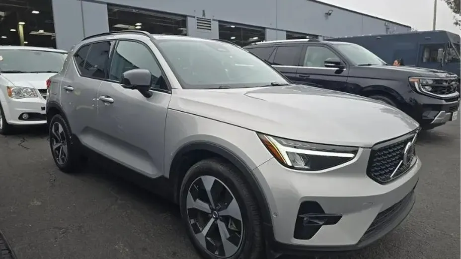 VOLVO XC40 -