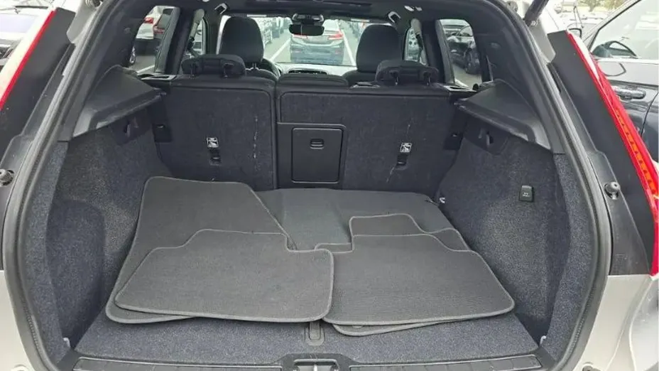 VOLVO XC40 -