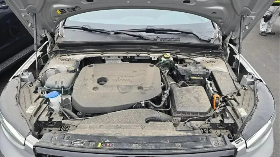 VOLVO XC40 -