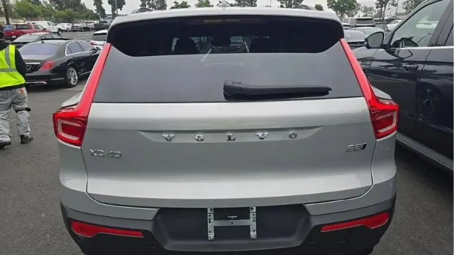 VOLVO XC40 -