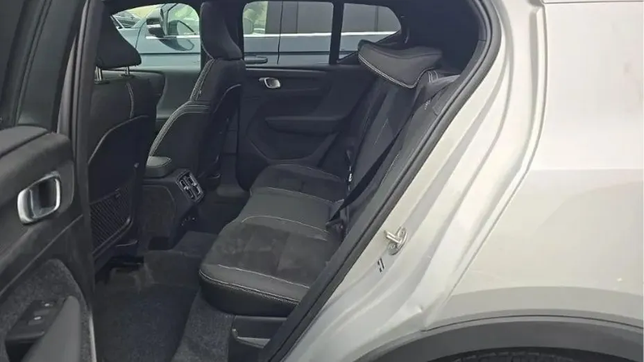 VOLVO XC40 -