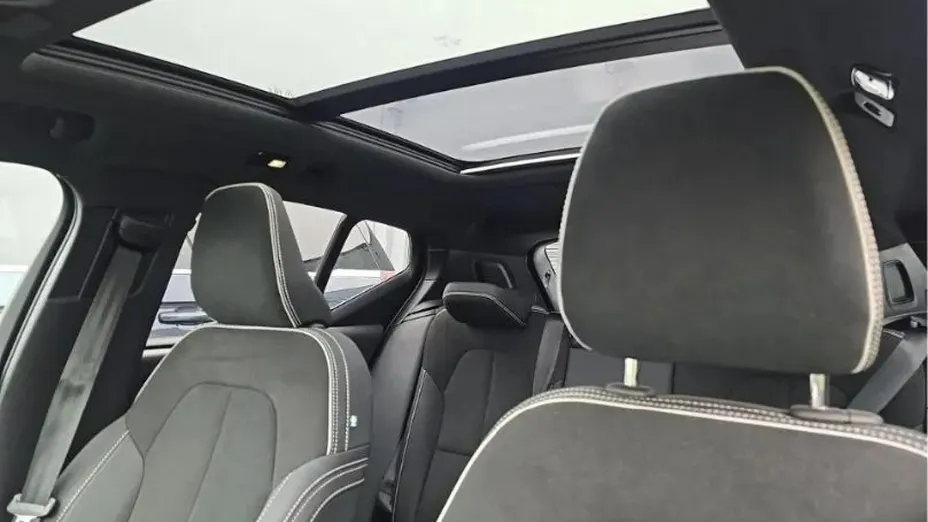 VOLVO XC40 -