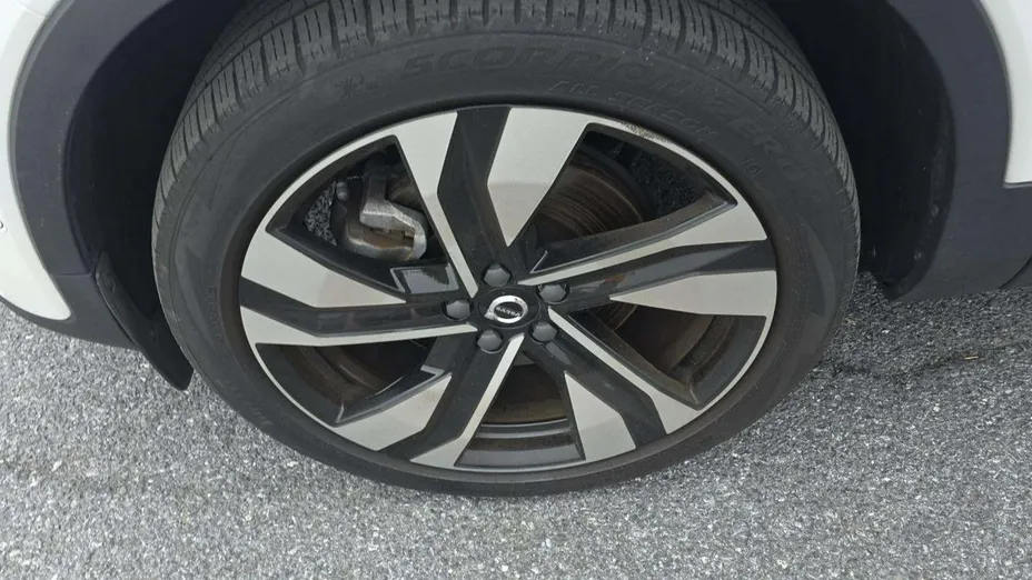 VOLVO XC40 -