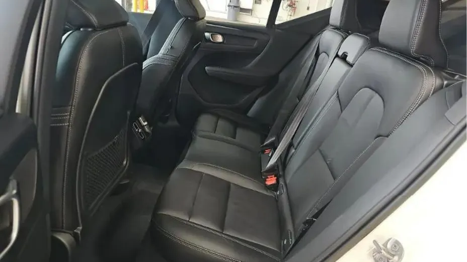VOLVO XC40 -