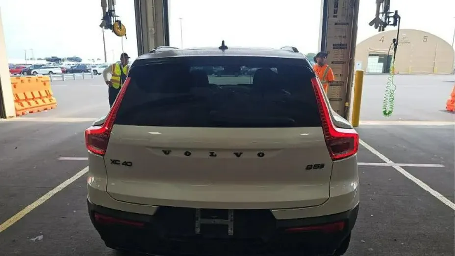 VOLVO XC40 -